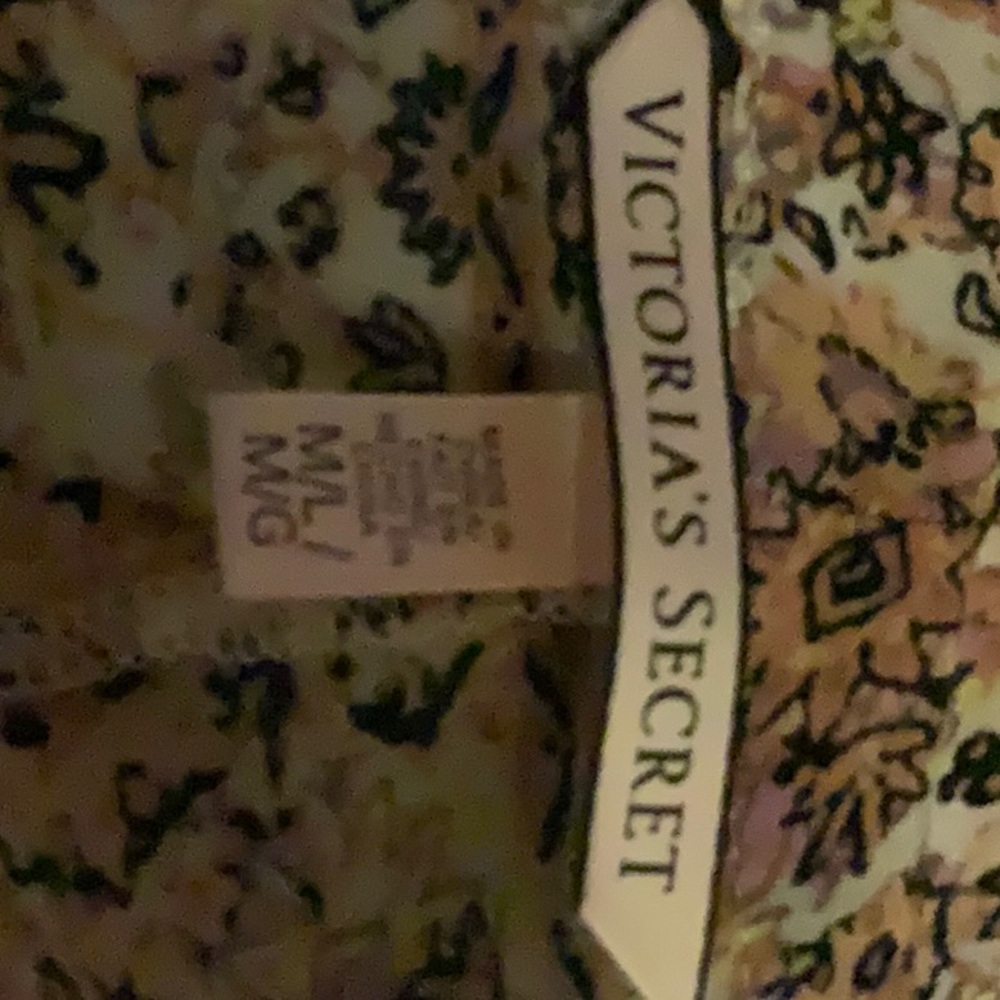 🌸🌸Last one 🌸Victoria Secret Kimono - Picture 5 of 5